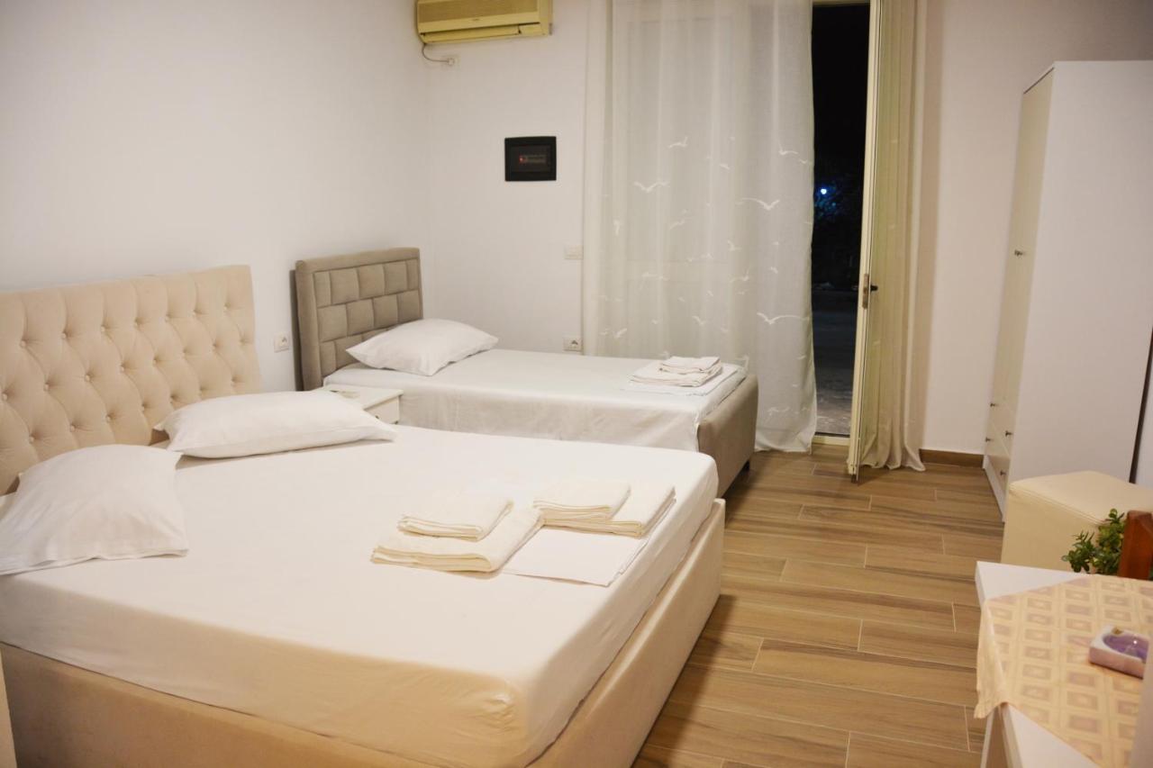 Mico'S Apartments Vlorë Екстериор снимка