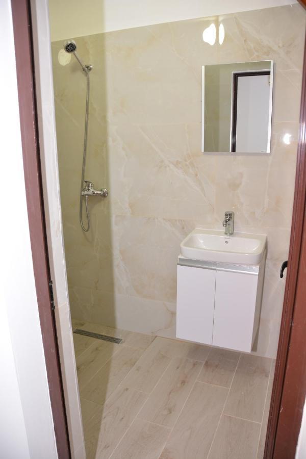 Mico'S Apartments Vlorë Екстериор снимка
