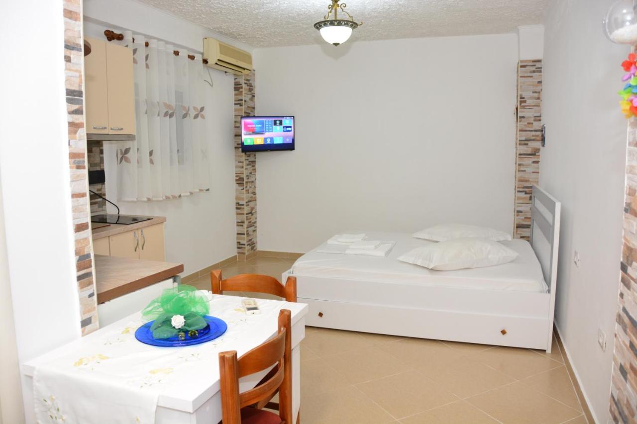 Mico'S Apartments Vlorë Екстериор снимка