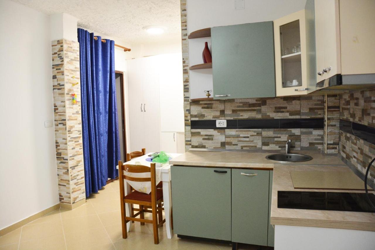Mico'S Apartments Vlorë Екстериор снимка