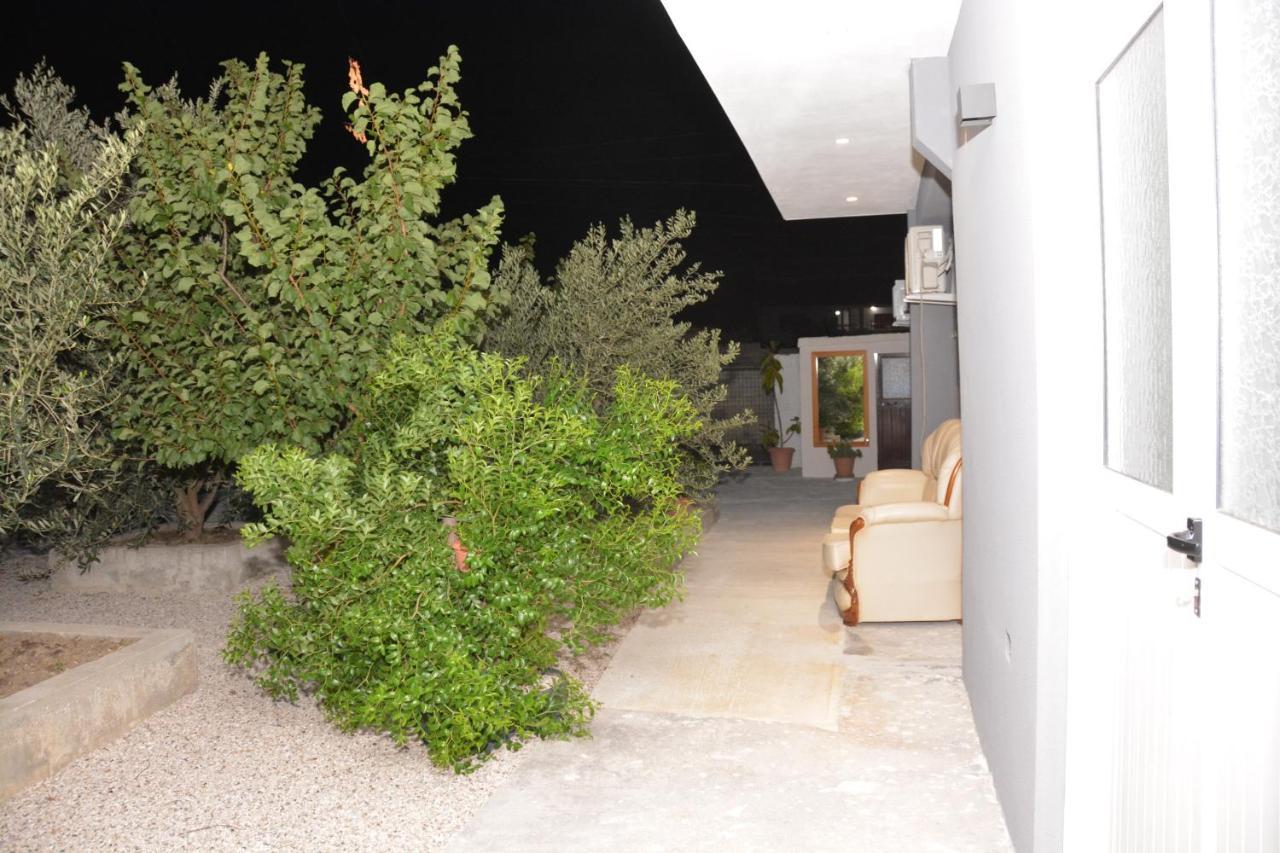 Mico'S Apartments Vlorë Екстериор снимка
