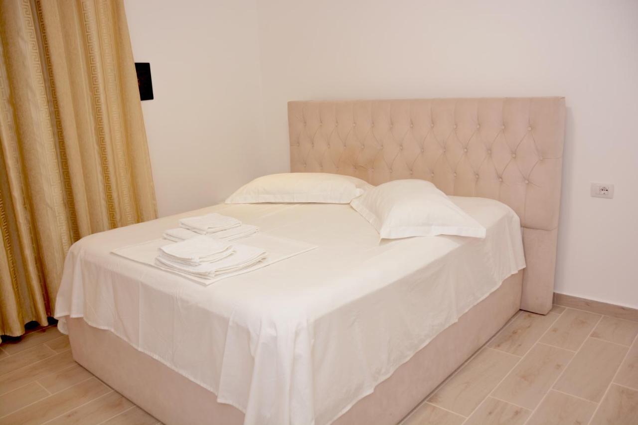 Mico'S Apartments Vlorë Екстериор снимка