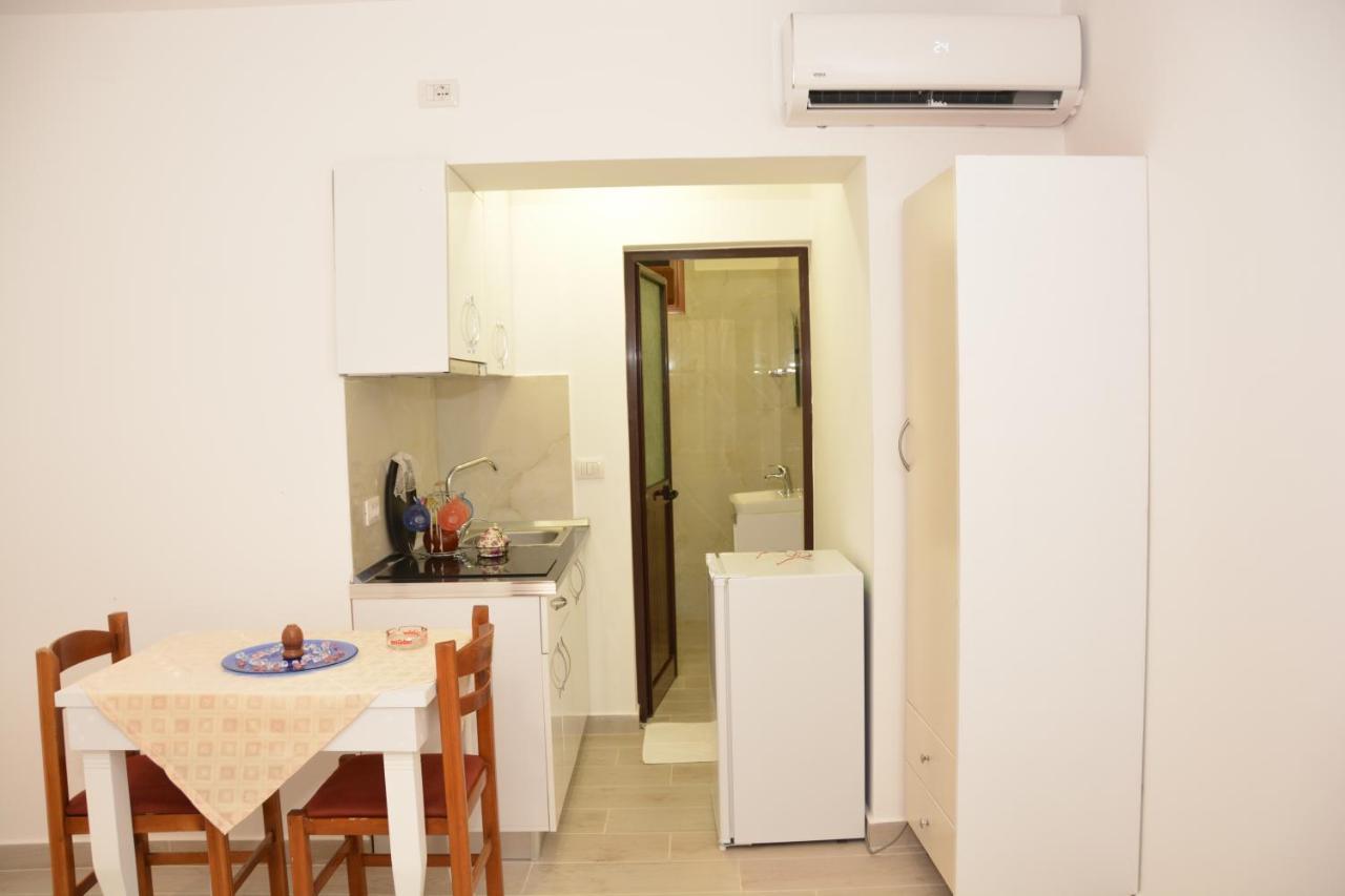 Mico'S Apartments Vlorë Екстериор снимка