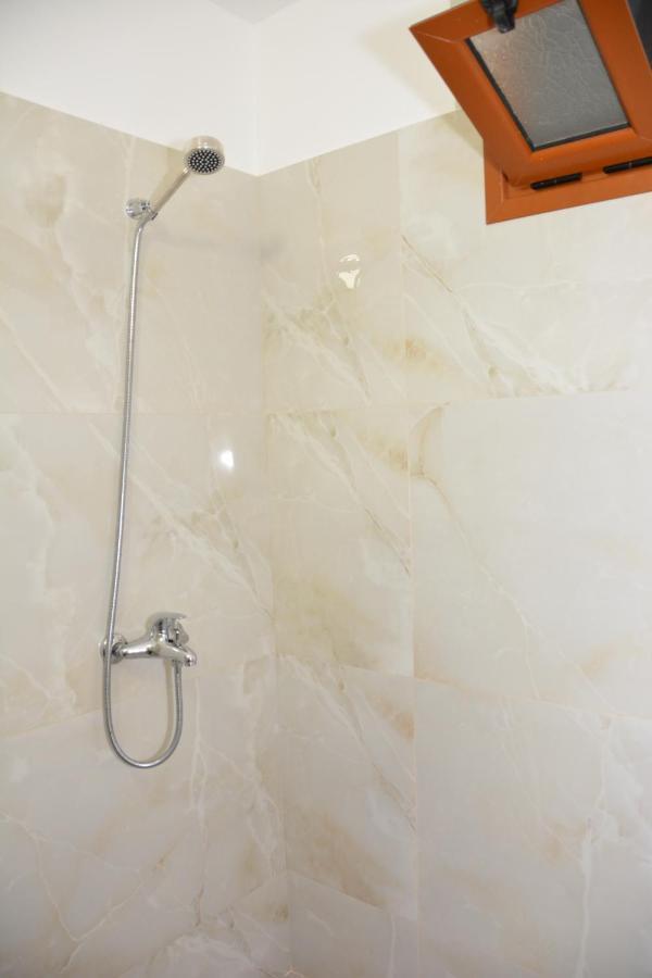 Mico'S Apartments Vlorë Екстериор снимка
