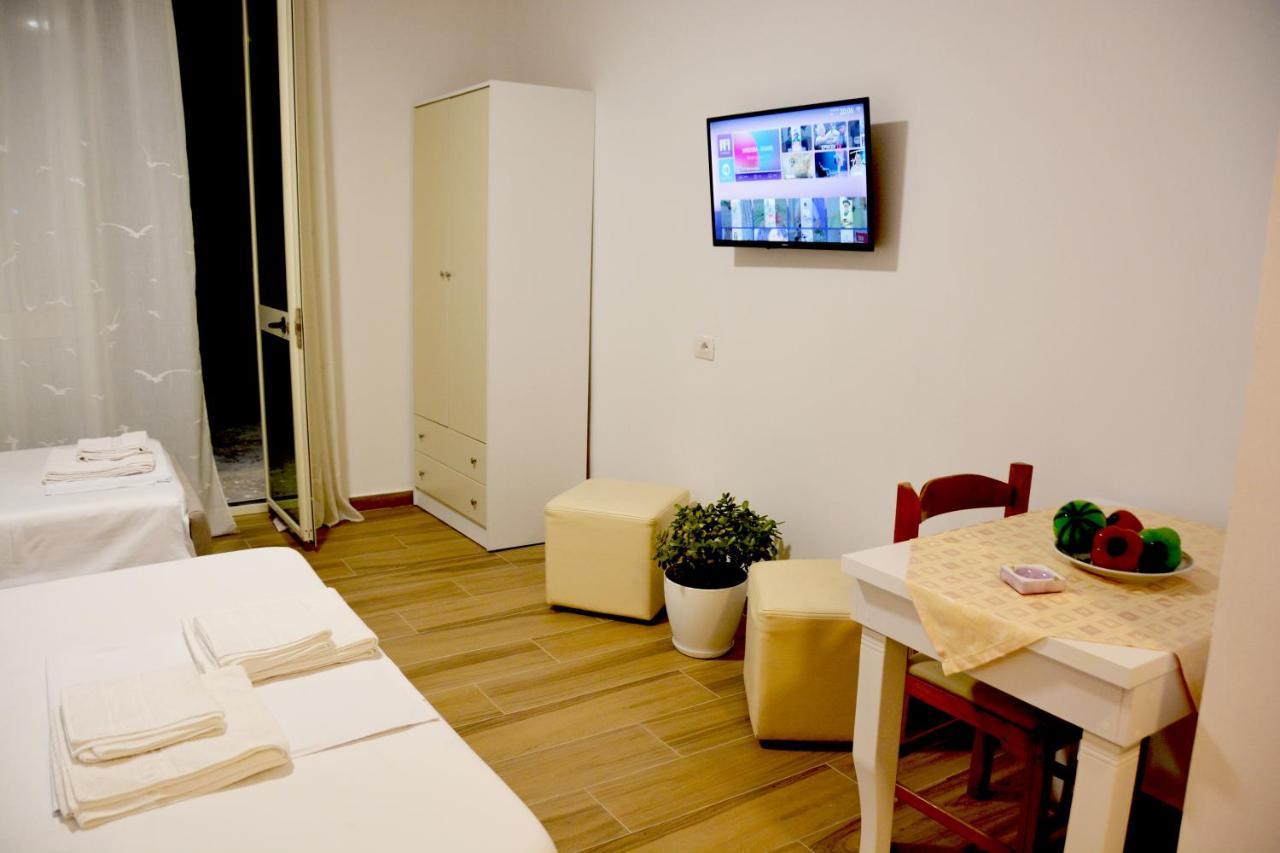 Mico'S Apartments Vlorë Екстериор снимка