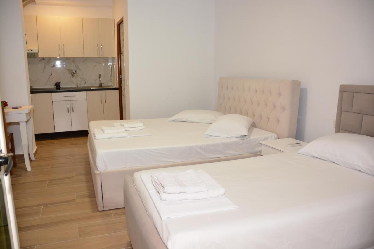 Mico'S Apartments Vlorë Екстериор снимка