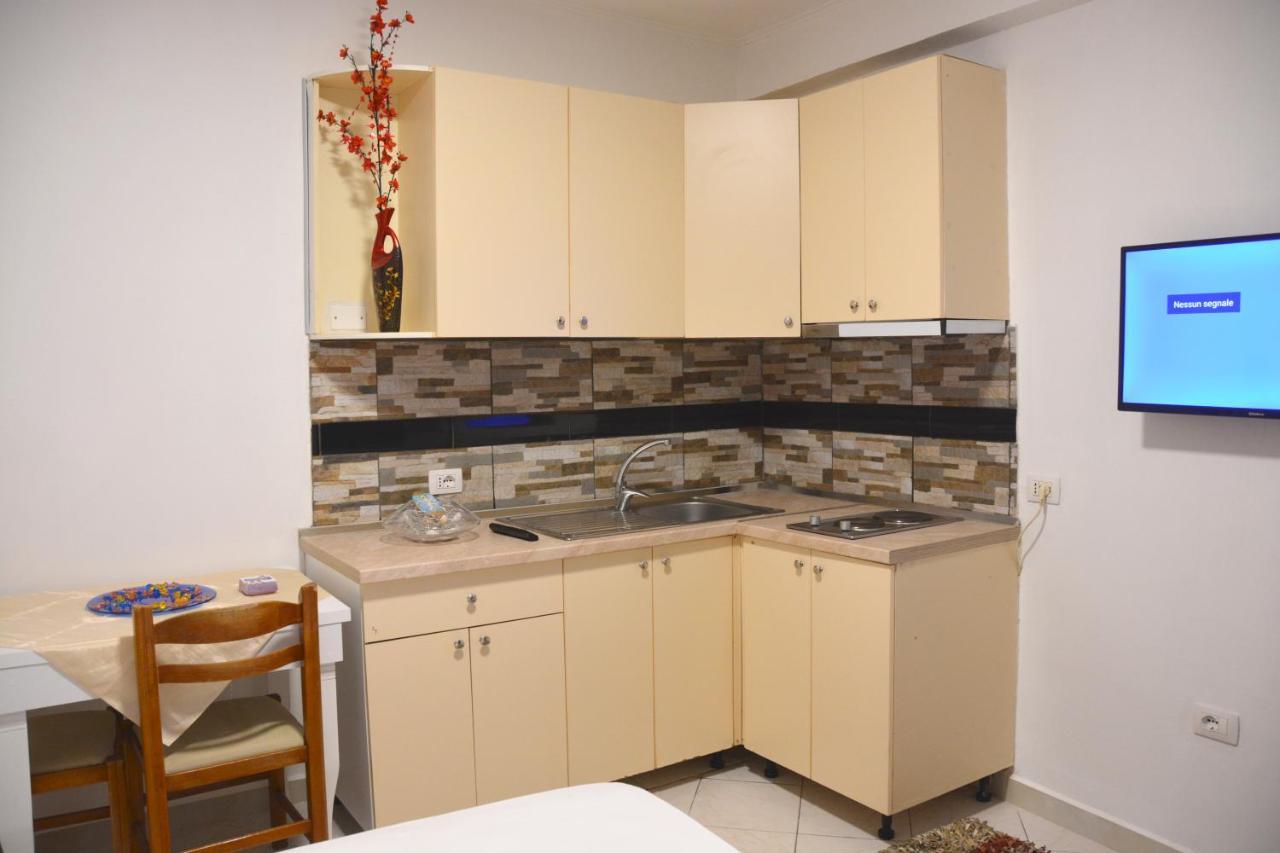 Mico'S Apartments Vlorë Екстериор снимка